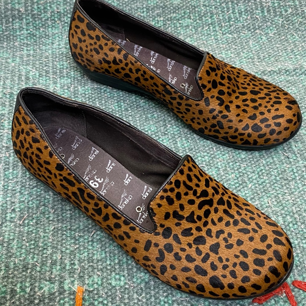 Dansko Olivia Leopard Calf Hair Slip On Shoes women’s US Size 8.5 / 9